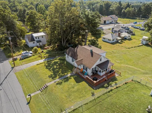 7 Spring St, Endicott, NY 13760