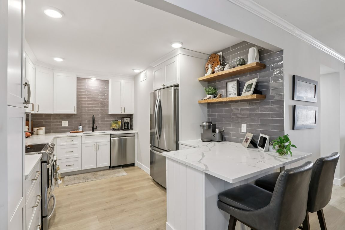 next background image