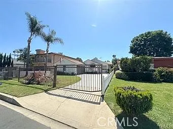 14722 Addison St — Photo 1