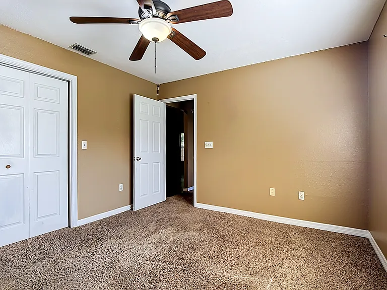 2108 Jonathan Ln — Photo 22