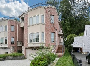 88B Myrtle Ave, Edgewater, NJ 07020