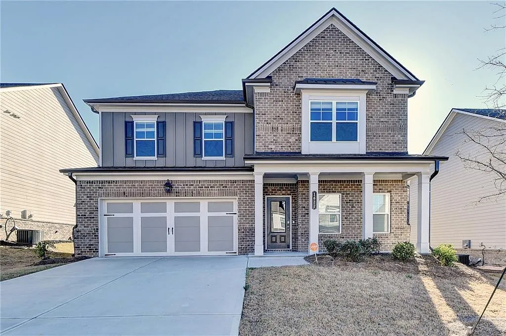 4 bed, 3.0 bath, 2742 sqft, $2,800 — Photo 1