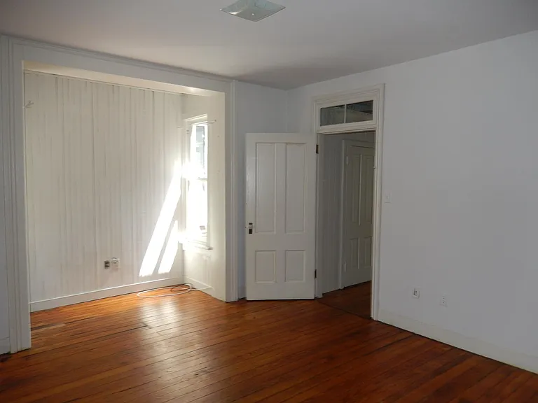 106 S Pine St — Photo 47
