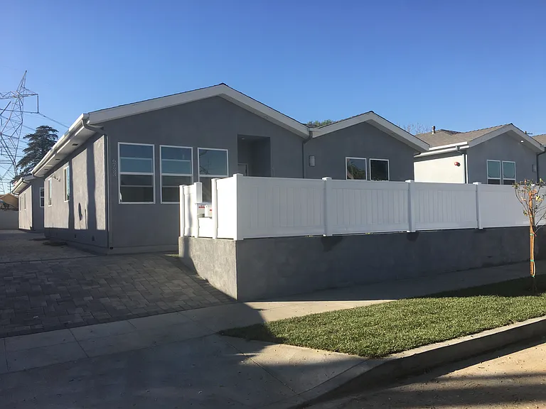 6733 1/2 Kraft Ave — Photo 2