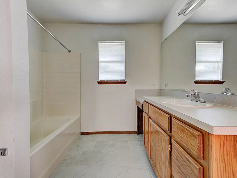 2809 E Lake Dr — Photo 22
