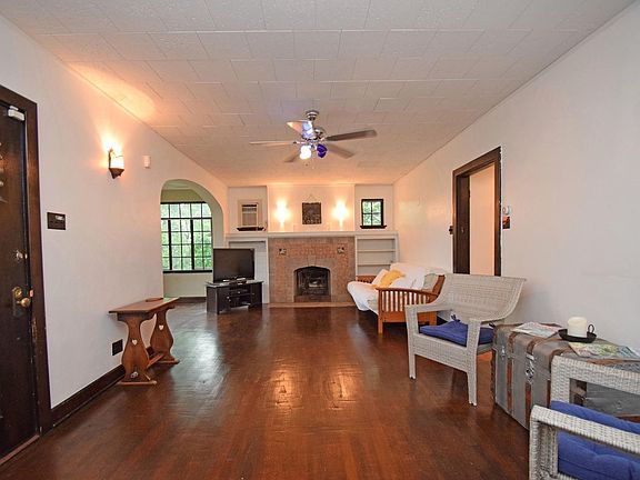 5th image of 3068 Taylor Ave