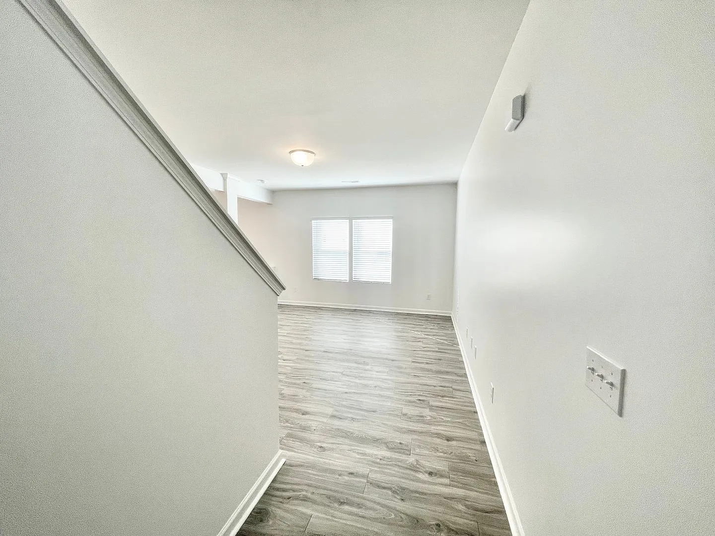 Beautiful 3BR, 2.5BA Home with Owner's Suite & Designer Upgrades - Available 08/20 — Photo 2