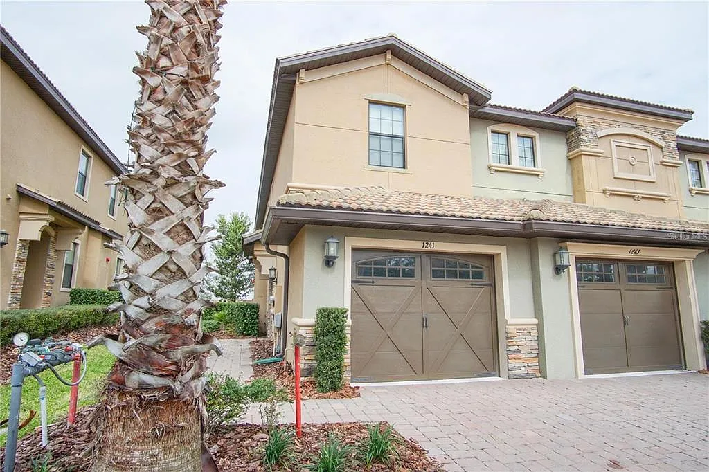 2 bed, 2.0 bath, 1409 sqft, $2,250 — Photo 2