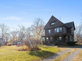 889 Gardners Neck Rd, Swansea, MA 02777