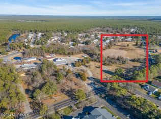 35 Schoolhouse Rd, Whiting, NJ 08759