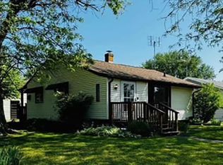 1702 Ontario Ave, Savanna, IL 61074