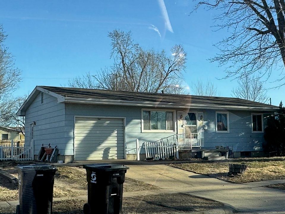 1st image of 902 Lena Ave
