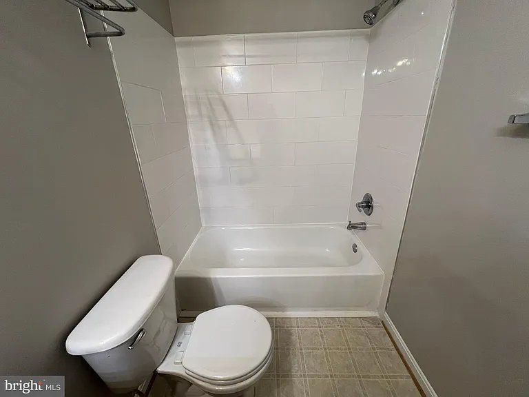 18023 Calabar Dr — Photo 16