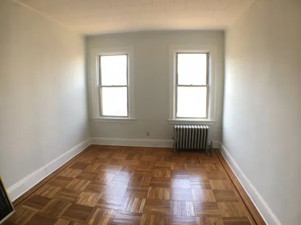 400 E 16th St #2, Brooklyn, NY 11226