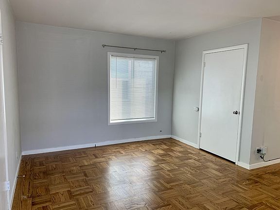 5th image of 585 Easton Ave