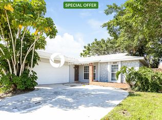 1706 Cromwell Dr, Tarpon Springs, FL 34689