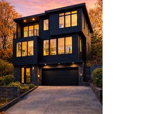 NW Savier St, Portland, OR 97210