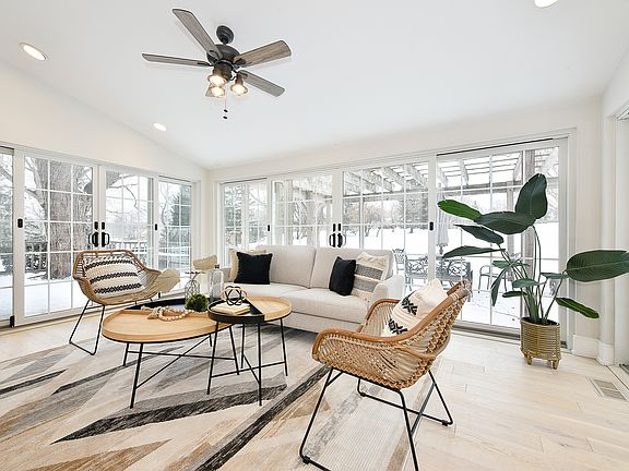 5th image of 688 Thompsons Way