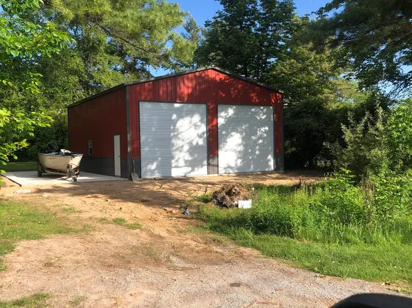5529 N Merry Ct, Sanford, MI 48657