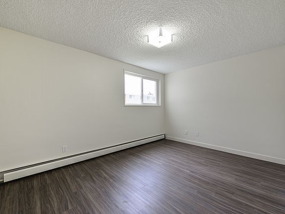 5th image of 9550 129b Ave NW #751483
