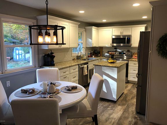 5th image of 1196 Wintergreen Dr