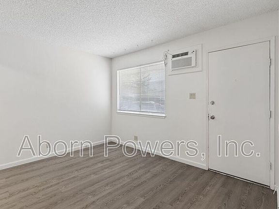 4th image of 2807 & 2813 Manor Dr Unit 15