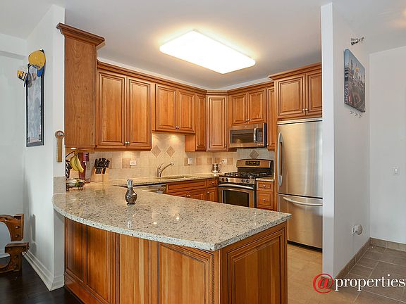 CUSTOM DESIGNER KITCHEN