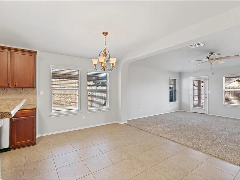 4504 Tiddle Ln — Photo 11