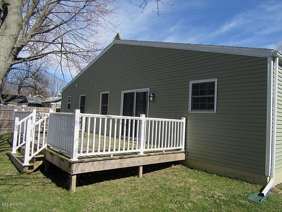 3rd image of 730 Hiways Ave