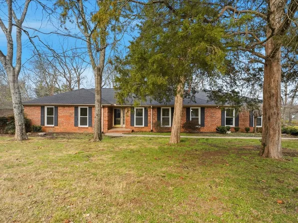 1706 Wiltshire Dr, Murfreesboro, TN 37129