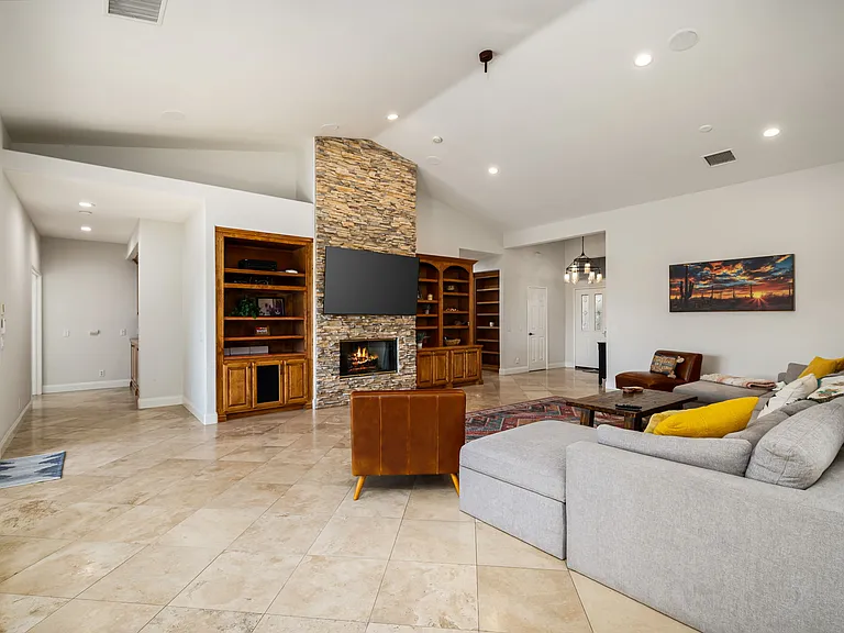 45168 Coeur Dalene Dr — Photo 33