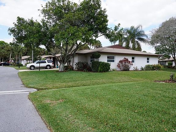 2nd image of 2943 Captiva Gardens Dr
