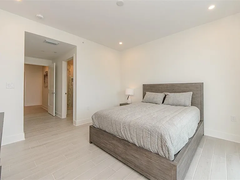 15 Avalon St #702 — Photo 20