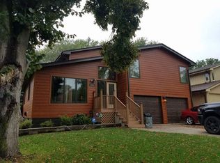 7156 N 80th St, Omaha, NE 68122