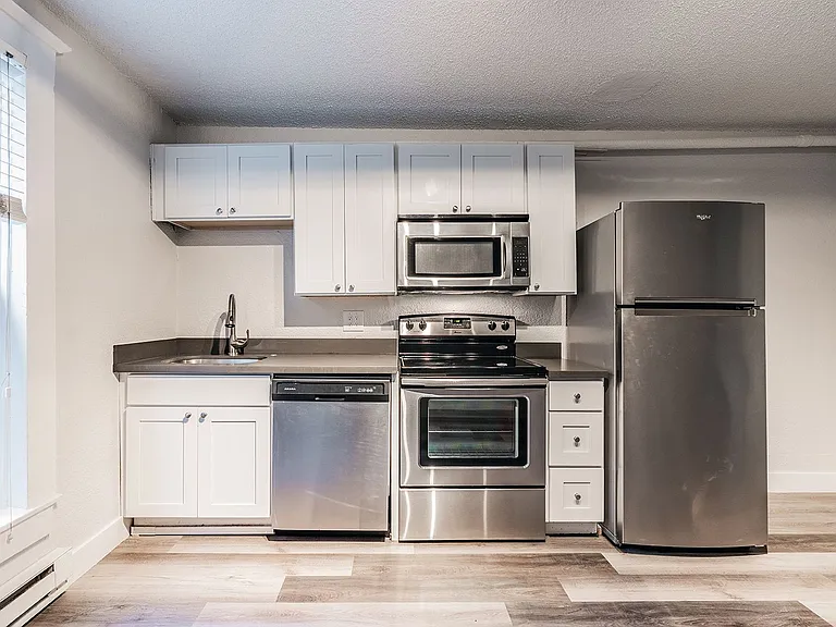Madison View Apartments — Photo 19