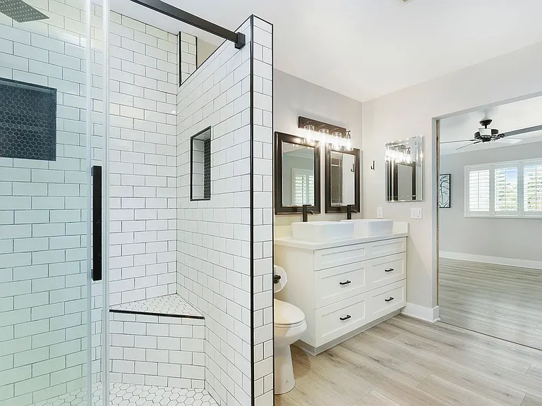 518 E Barkley Ave — Photo 12