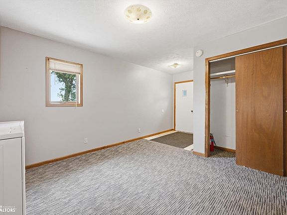 5th image of 509 N Main St