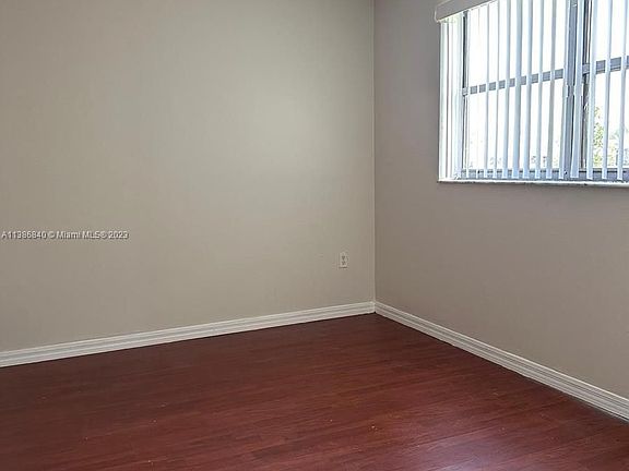 5th image of 9881 Nob Hill Ln #9881