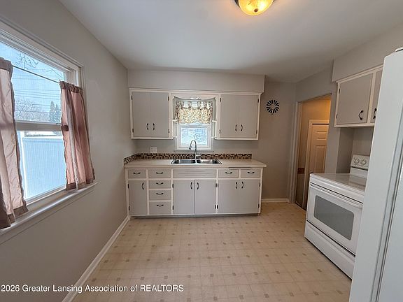 5th image of 3533 Glenwood Ave
