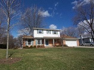 657 Fox River Dr, Bloomfield Hills, MI 48304