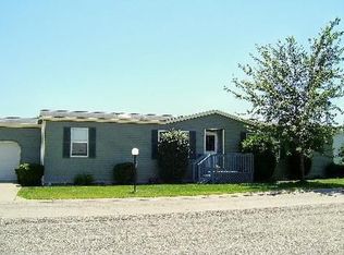 123 Cardinal Ln, Sandwich, IL 60548