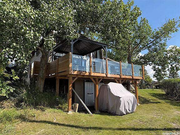 2nd image of 301 Perch CRESCENT