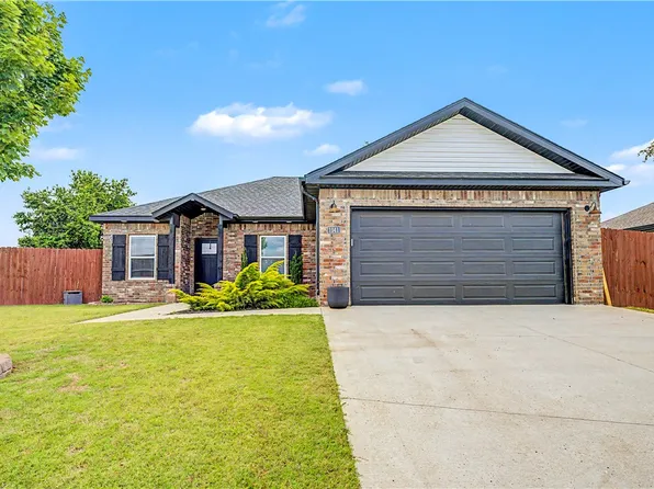 1141 Riverside Dr, Bentonville, AR 72713