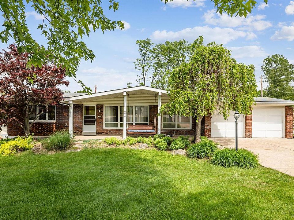 1st image of 163 Forest Brook Ln