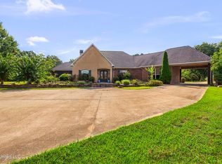 5550 Springridge Rd, Raymond, MS 39154