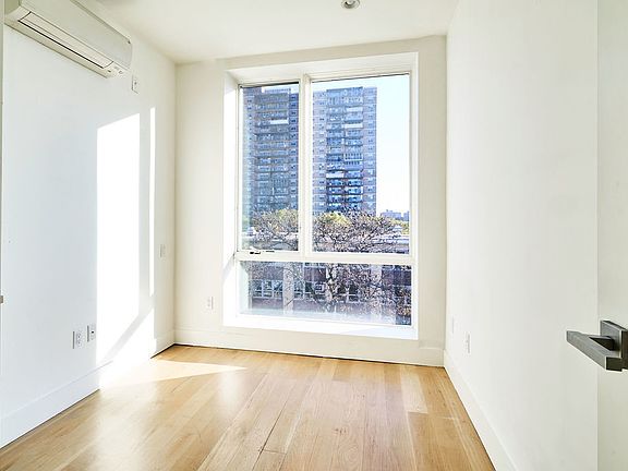 3rd image of 77 Jefferson St #33RI
