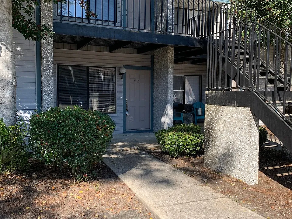 910 Brett Dr #17
