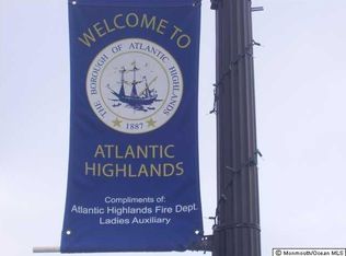10 King James Ln, Atlantic Highlands, NJ