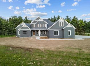 3840 Lindquist Ln, Slinger, WI 53086