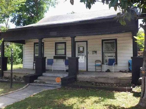 1003 3rd St, Brownwood, TX 76801